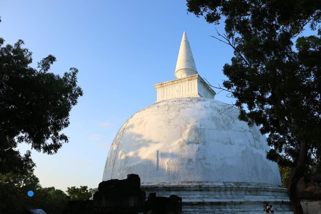 River Nature Park Polonnaruwa Exterior foto